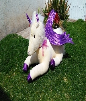 Imagen de Unicornio de peluche violeta grande
