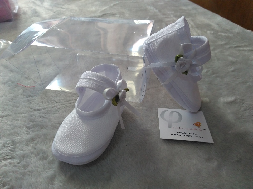 Imagen de Zapato para bebe de tela blancos numero 0