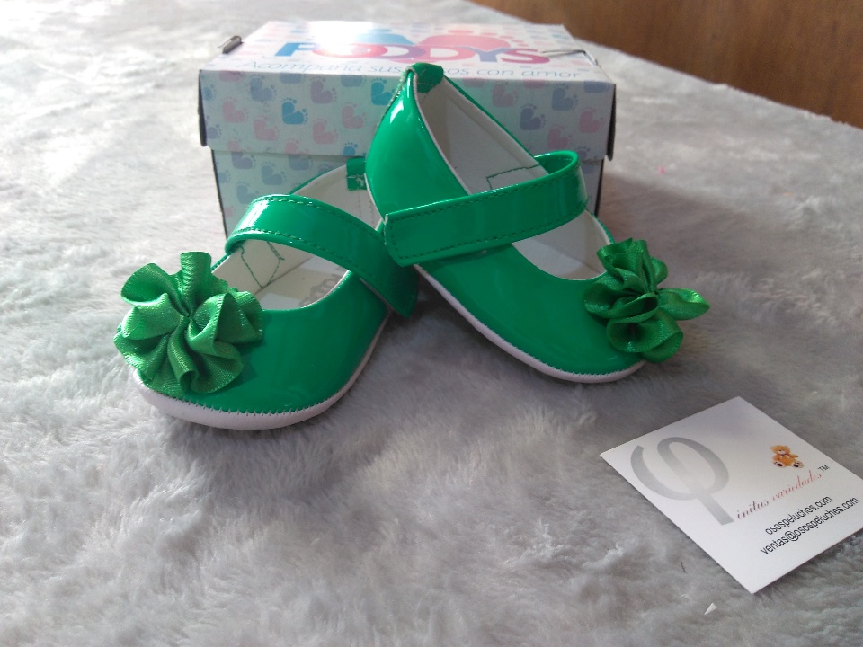 Imagen de Zapatos para bebe verdes brillantes numero 0