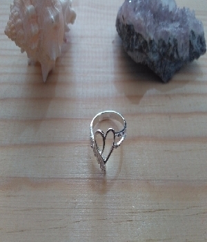 Imagen de Anillo de plata solida con corazon y circonias incutrstadas num 6 numero 0