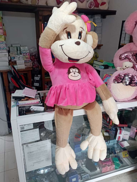 Imagen de Changa de peluche grande de vestido rosa de 120 cm numero 0