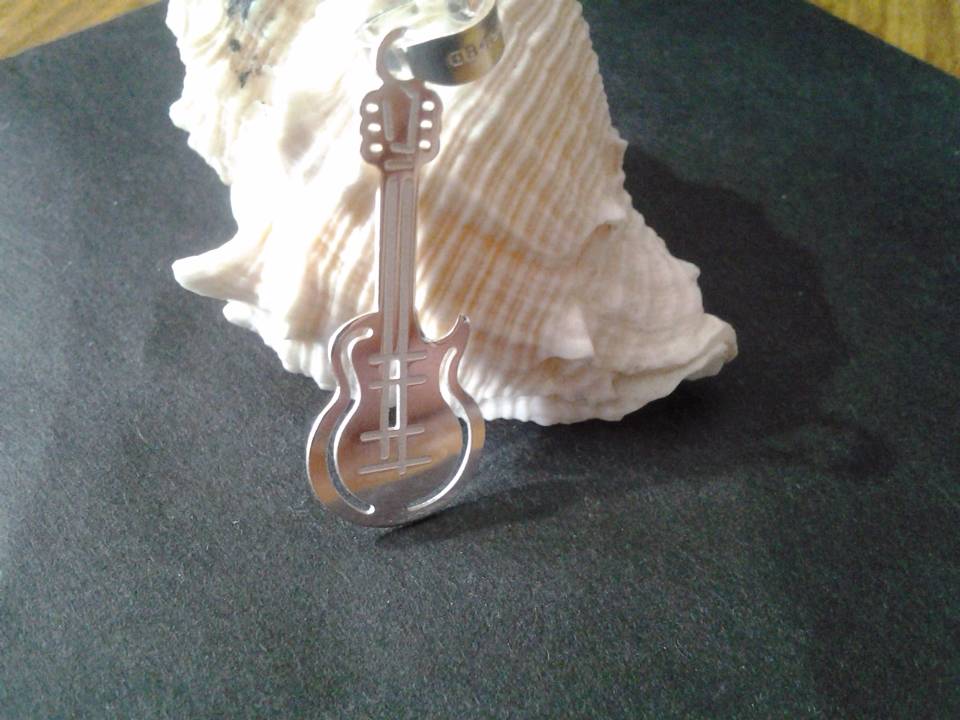 Imagen de Dije De Plata .925 Guitarra Eléctrica  numero 2