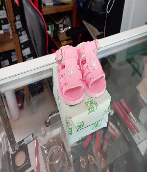 Imagen de Huaraches para bebe de color rosa 9 cms numero 0
