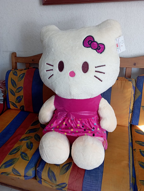 Imagen de Kitty de peluche gigante con vestido rosa muy gorda de 90 cms sentada numero 2