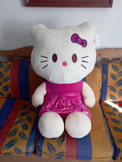 Imagen de Kitty de peluche gigante con vestido rosa muy gorda de 90 cms sentada numero 1