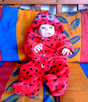 Imagen de Mameluco rojo con puntos para bebe talla 1 a 3 años numero 0
