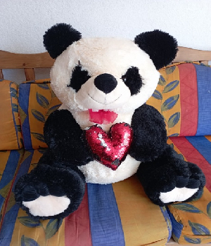 Imagen de Panda de peluche gigante de 65 cms sentado con corazon numero 0