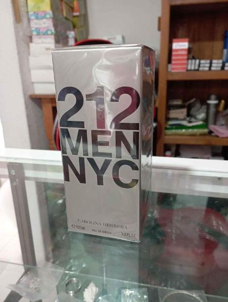 Imagen de Perfume 212 MEN NYC Carolina Herrera 100 ml EDT numero 1