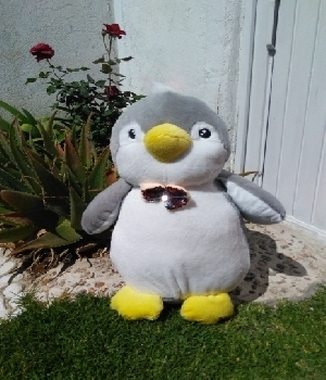 Imagen de Pinguno de peluche grande color gris numero 0