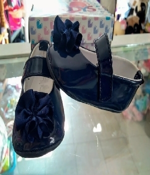 Imagen de Zapatitos Para Bebé Azul Marino Con Moño numero 0