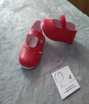 Imagen de Zapatitos rojos para bebe niña  numero 0